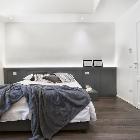 Emilia Express ホテル